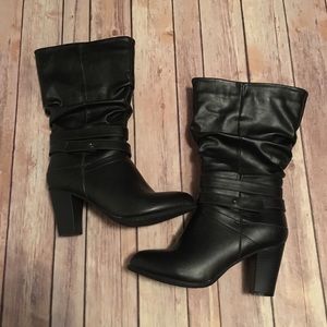 Maurices heeled black boots size 6